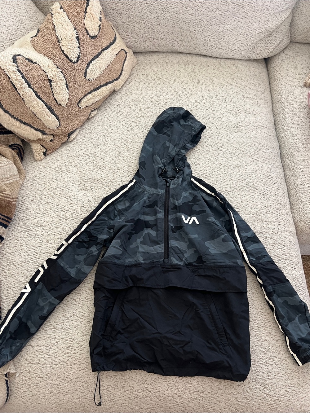 RVCA active Camo Half-Zip Hooded Windbreaker